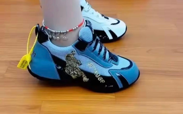 Woman’s Trainers