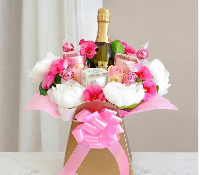 PRETTY IN PINK PROSECCO, CHOCOLATE AND YANKEE CANDLE BOUQUET