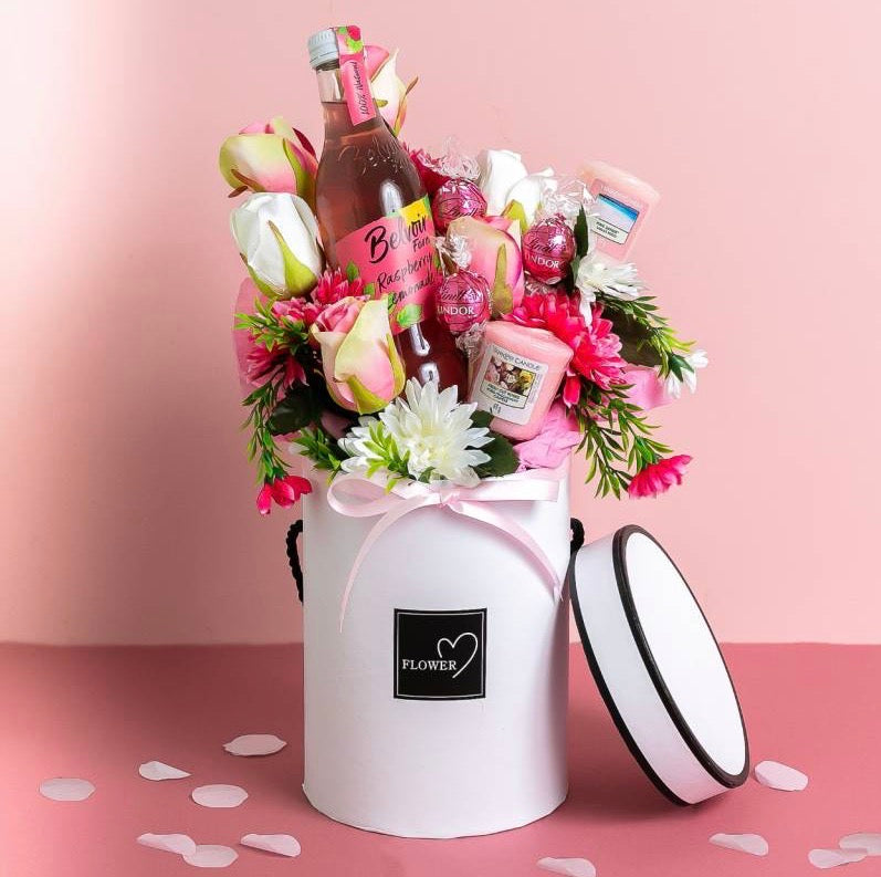 THE PINK LEMONADE AND YANKEE CANDLE HAT BOX BOUQUET