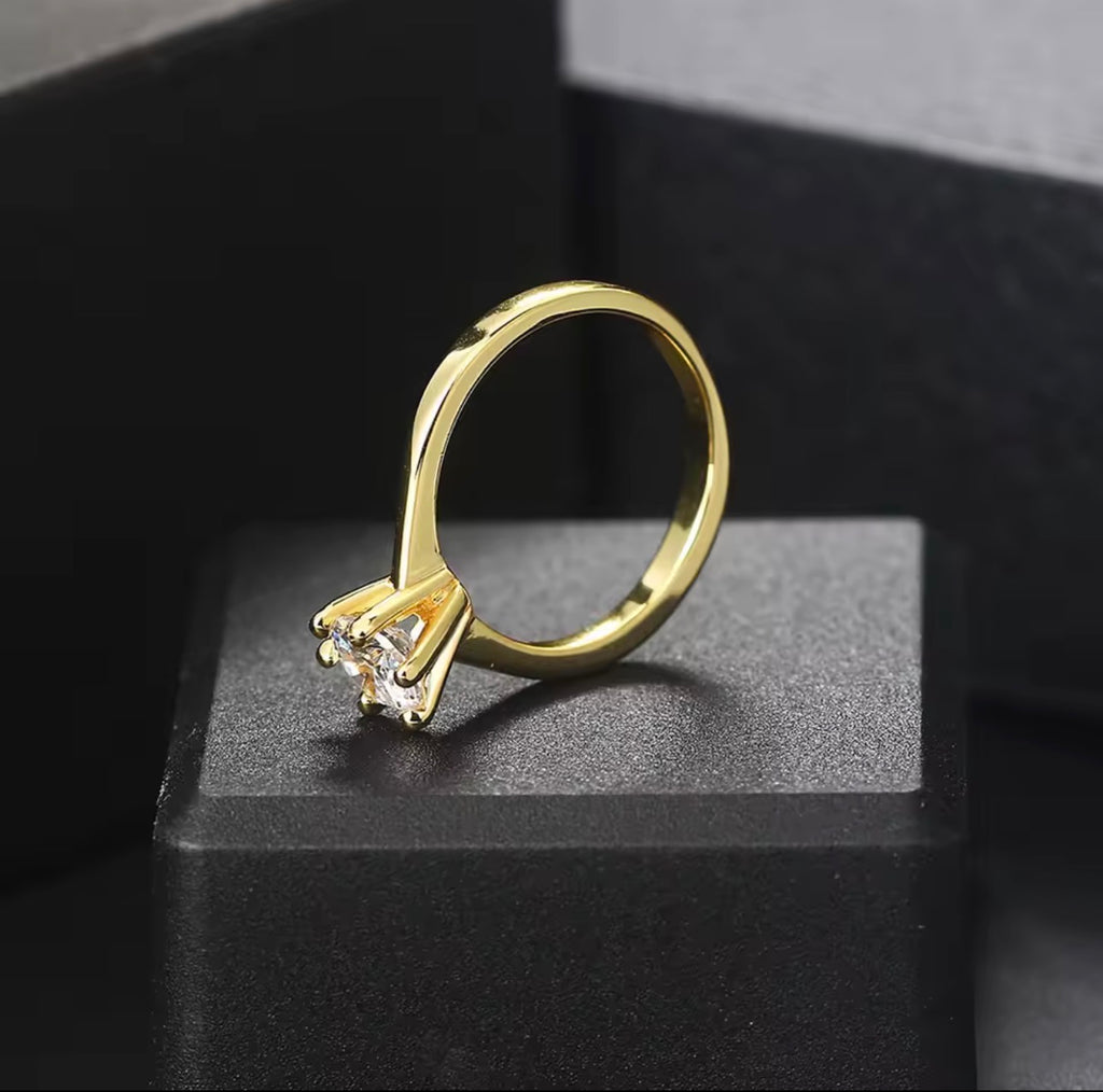 Classic 1 Carat Crystal Wedding Ring