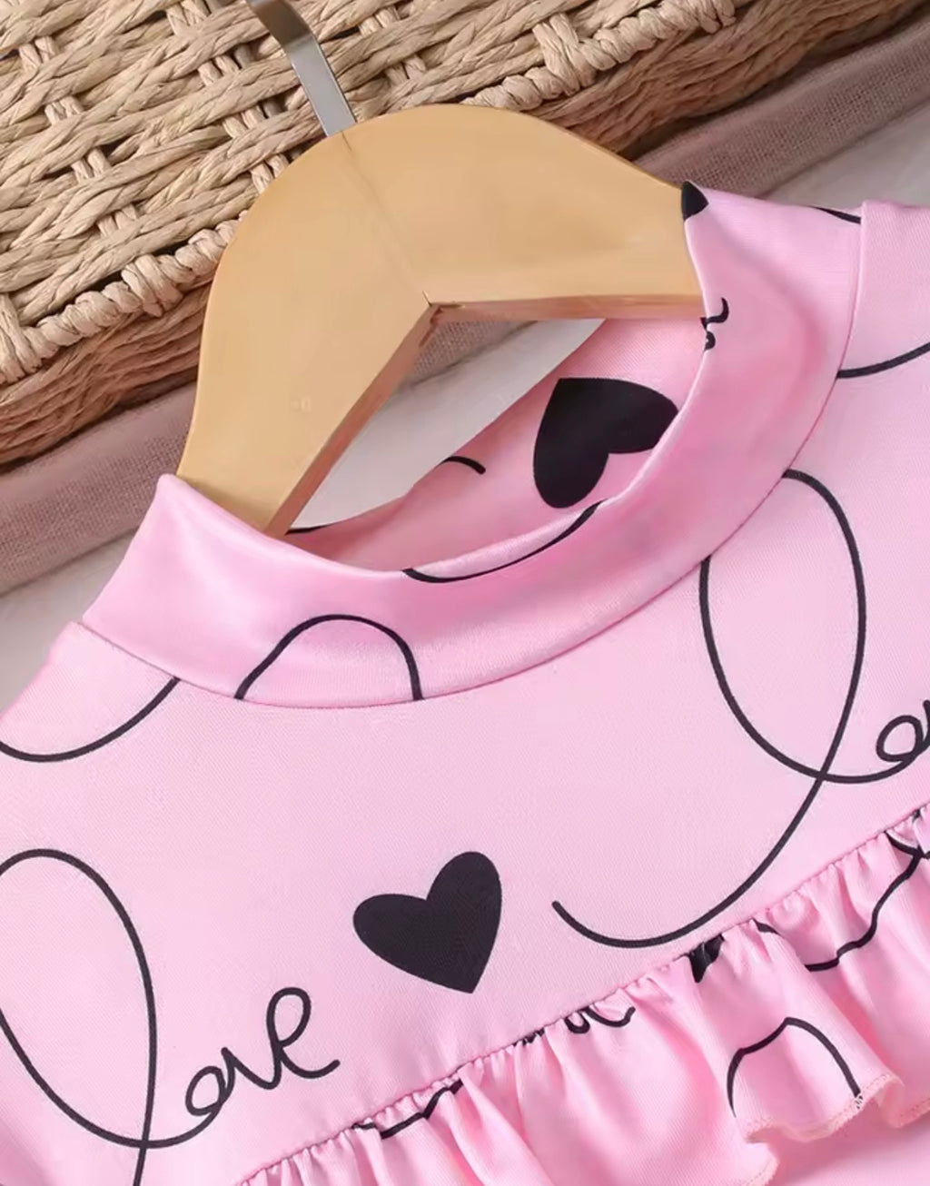 Girls’ 2-Piece Outfit – Love Print Top & Skirt Set 💕👗