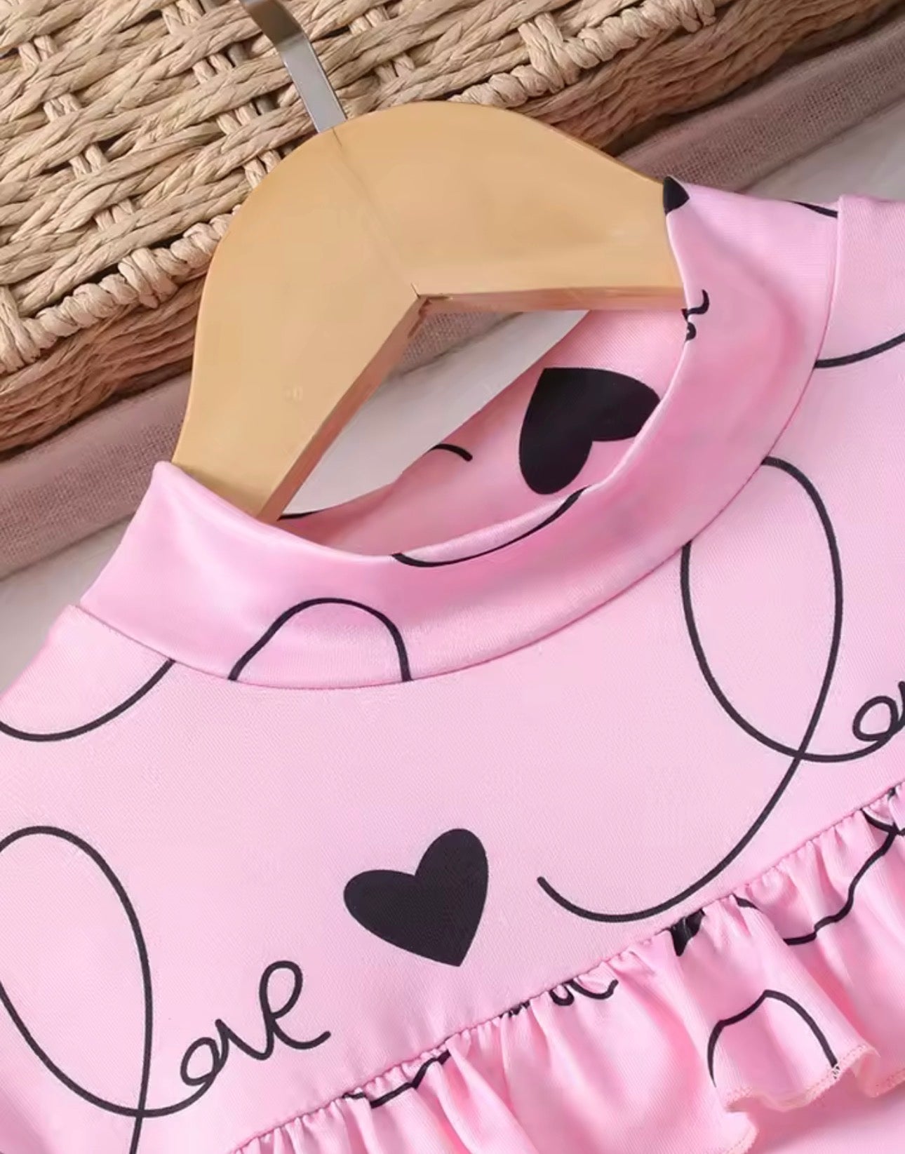 Girls’ 2-Piece Outfit – Love Print Top & Skirt Set 💕👗
