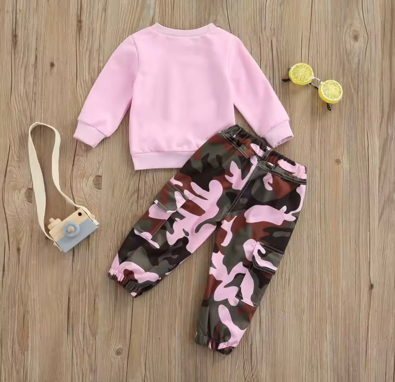 Girls’ 2-Piece Outfit – Slogan Sweatshirt & Camo Joggers Set 💕👧