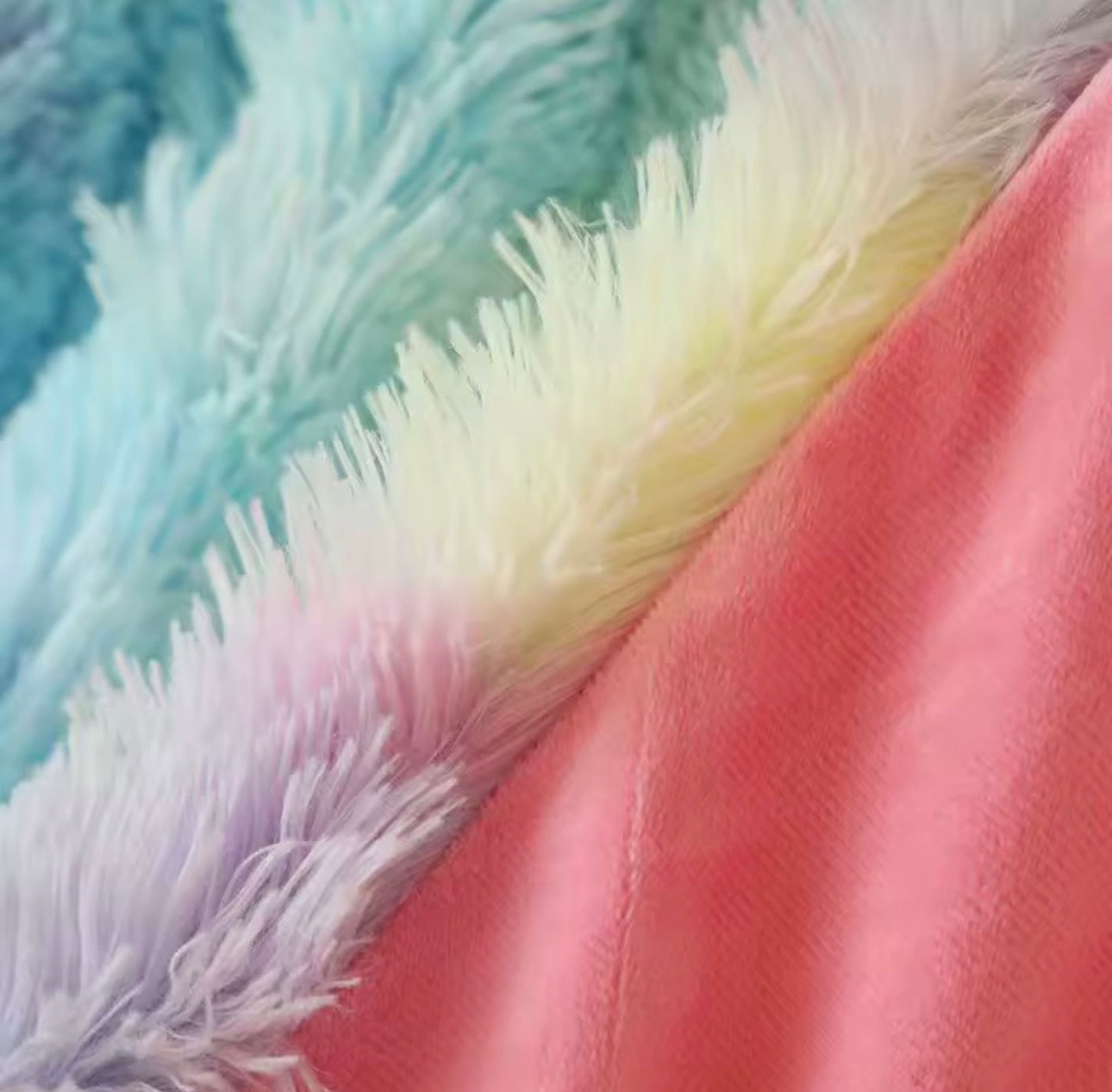 Multicoloured Throw Blanket