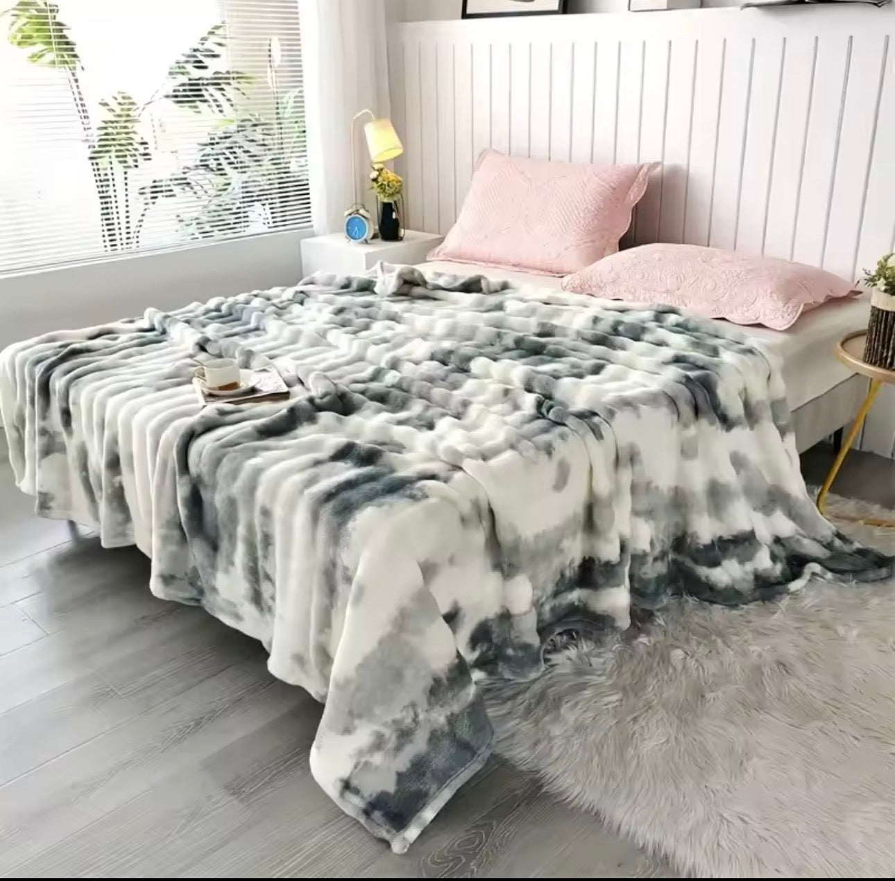 Luxurious Faux Rabbit Fur Bed Blanket
