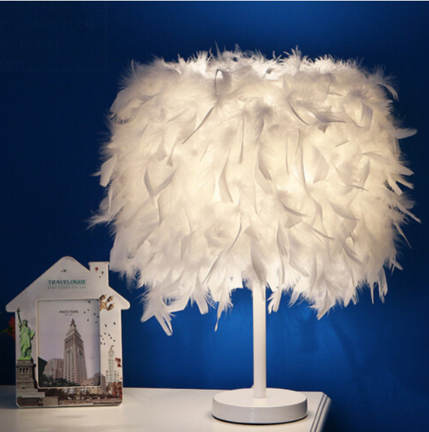 Fluffy Feather Table Lamp